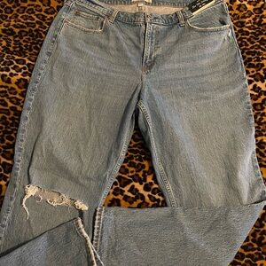 Abercrombie Curve Love Mid Rise 90s Straight Jean
